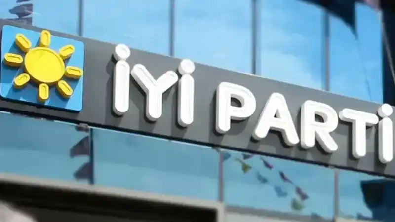 İYİ Partili gençler şehitler için yürüyecek